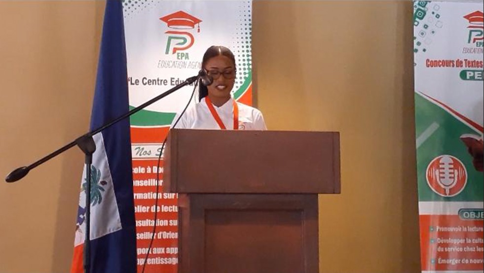 Kethlène Altidor, championne de la deuxième édition du concours de texte et d'éloquence PEPA