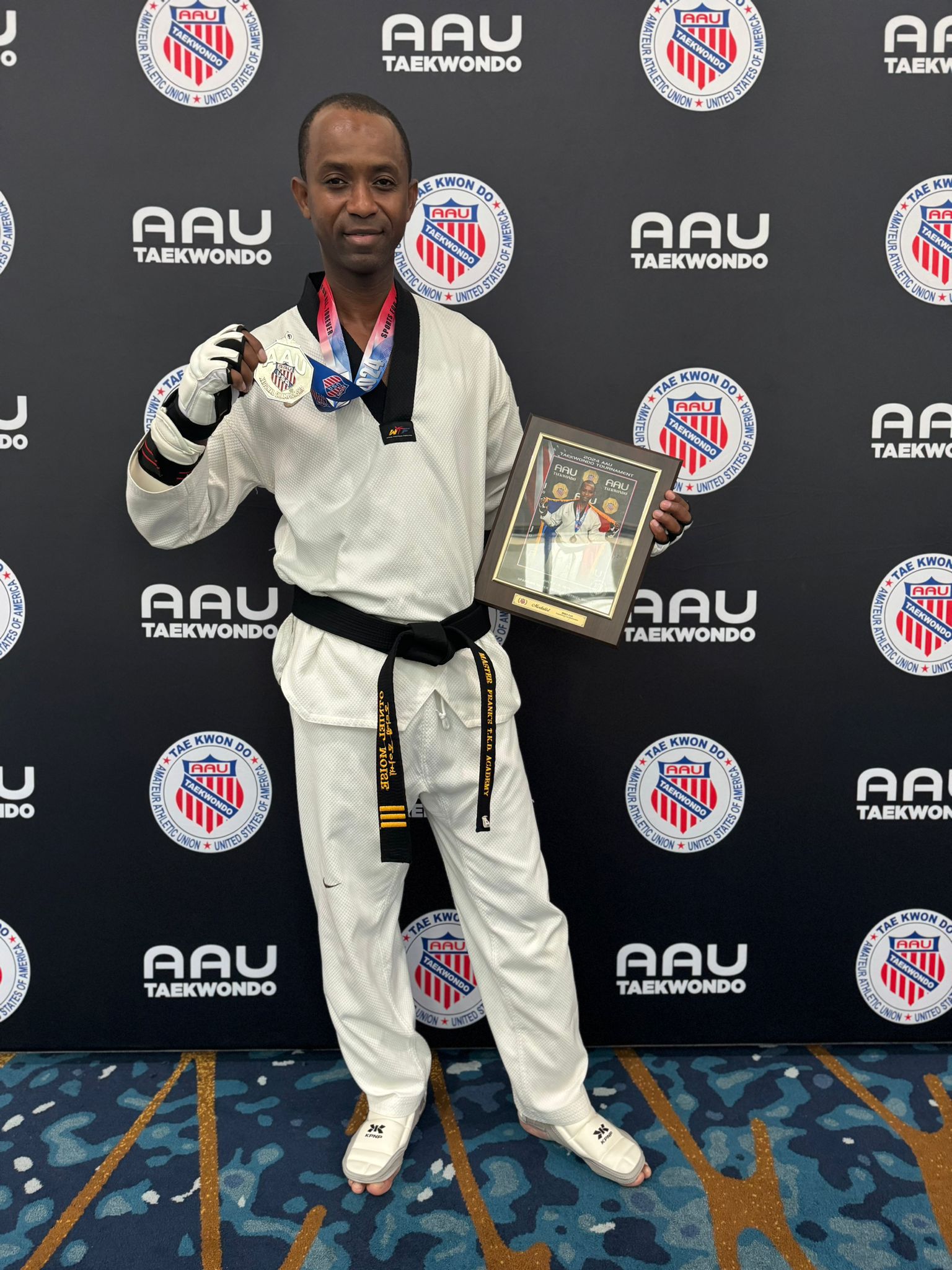 Le taekwondoïste haïtien Otniel Moïse médaillé d'argent à AAU National Tarkwondo Championship !