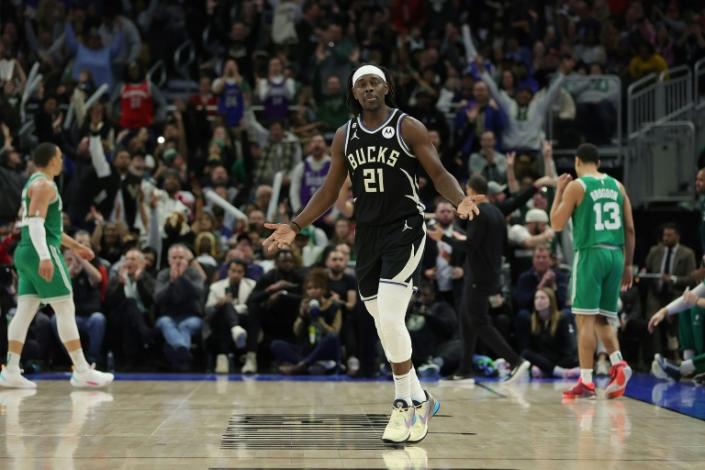 NBA: Holiday sauve les Bucks face à des Celtics décimés dans le choc de l'Est