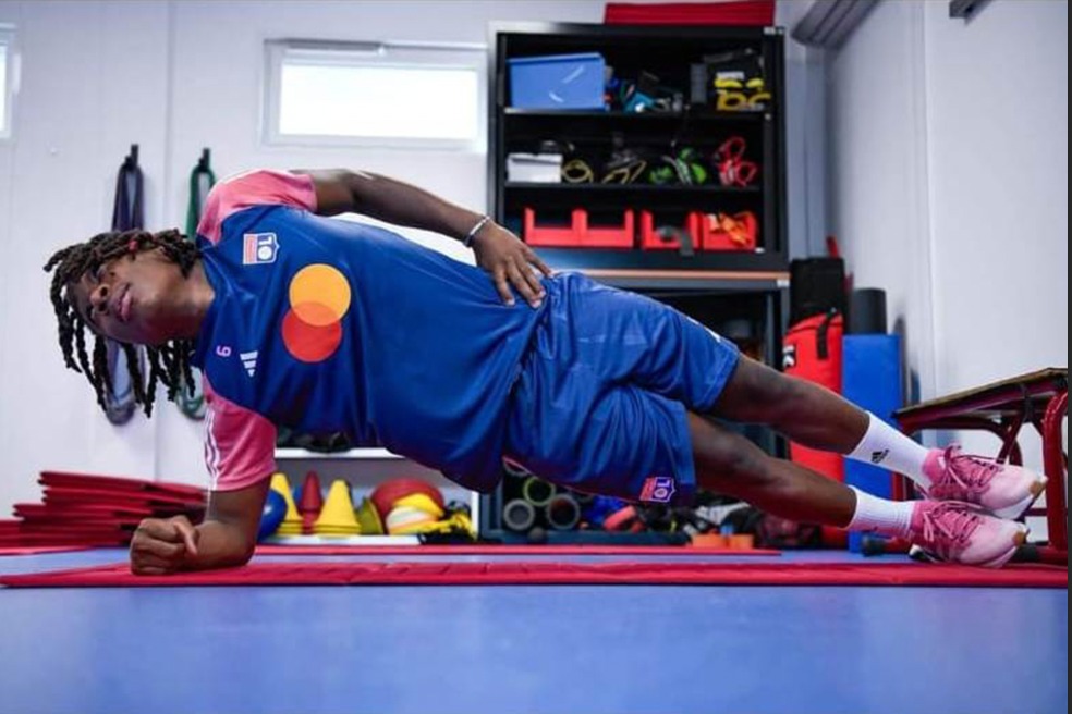 La mégastar haïtienne Melchie Daëlle Dumornay fait ses débuts avec L'OL