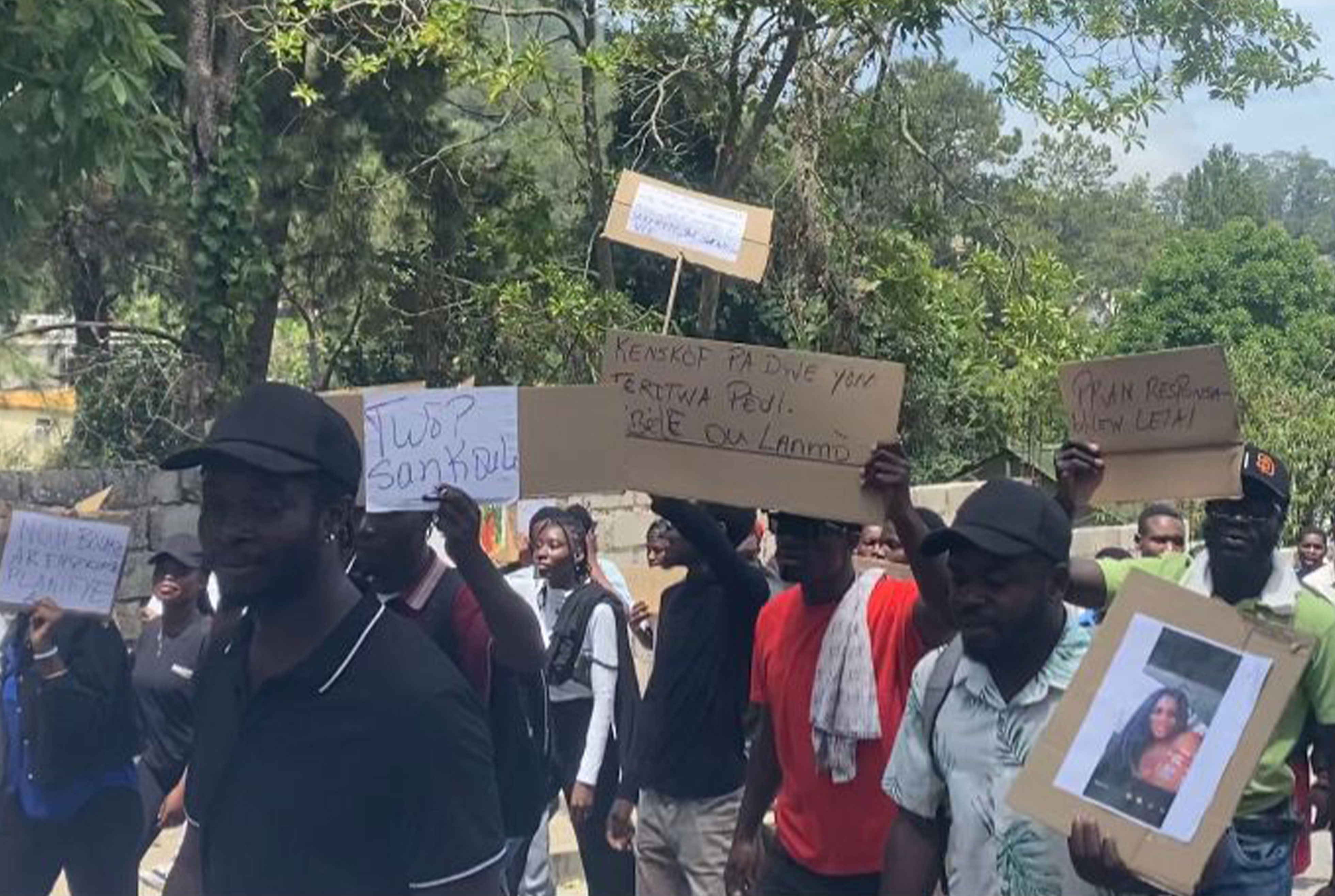 Marche des habitants de Kenscoff contre la violence des gangs